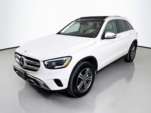 Used 2022 Mercedes-Benz GLC 300 4MATIC image 3