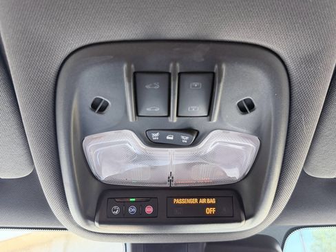 Used 2023 Chevrolet TrailBlazer RS w/ Sun and Liftgate Package AWD/4WD image 17