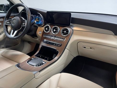 Used 2022 Mercedes-Benz GLC 300 4MATIC image 28