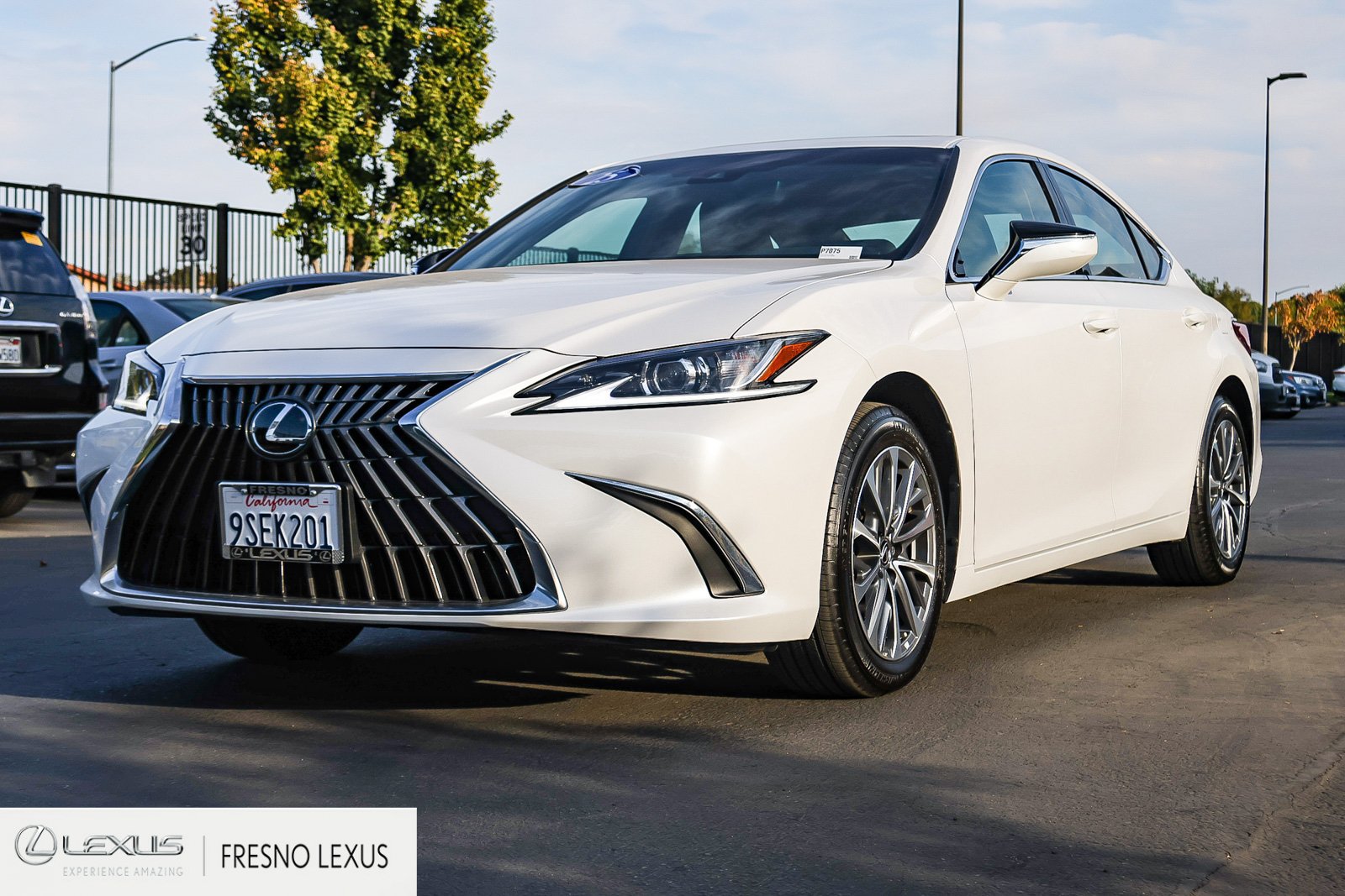 Certified 2025 Lexus ES 350 w/ Accessory Package (Z2) FWD image 3