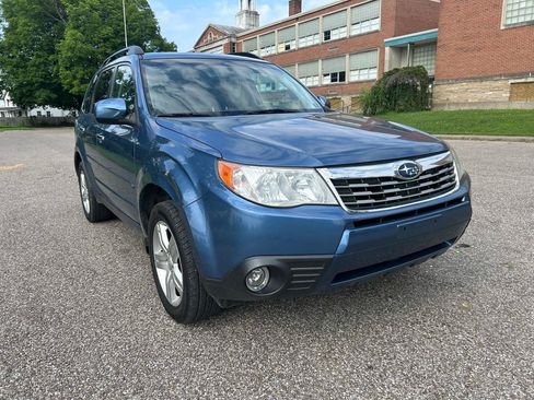 Used 2010 Subaru Forester 2.5X Limited AWD/4WD image 2
