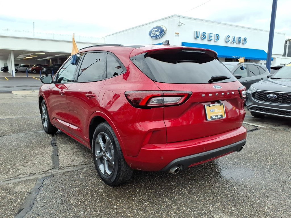 Certified 2024 Ford Escape ST-Line w/ Tech Pack #1 FWD image 9