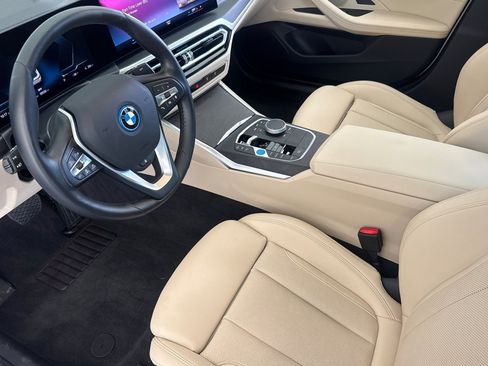 Used 2023 BMW i4 eDrive35 RWD image 4