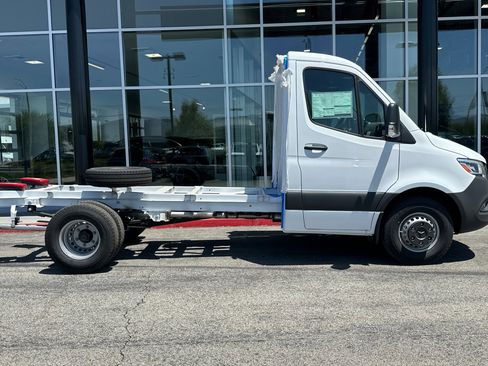 New 2024 Mercedes-Benz Sprinter 4500 image 7