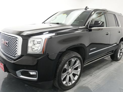 Used 2016 GMC Yukon Denali w/ Open Road Package AWD/4WD image 3