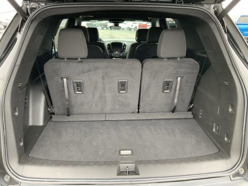 Used 2023 Chevrolet Traverse LT image 9