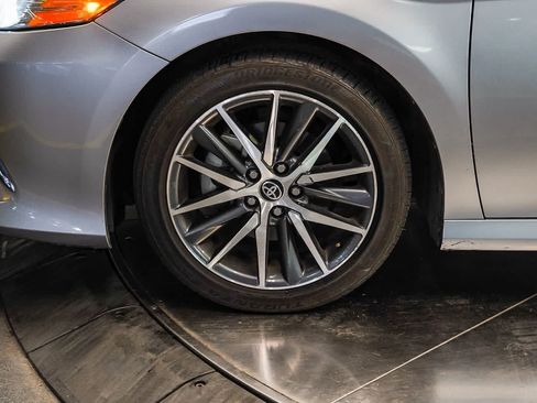 Used 2022 Toyota Camry XLE FWD image 9