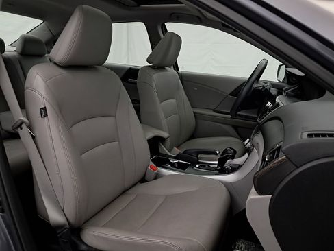 Used 2014 Honda Accord Touring image 22