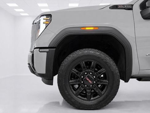 Used 2024 GMC Sierra 2500 AT4 w/ Technology Package AWD/4WD image 10