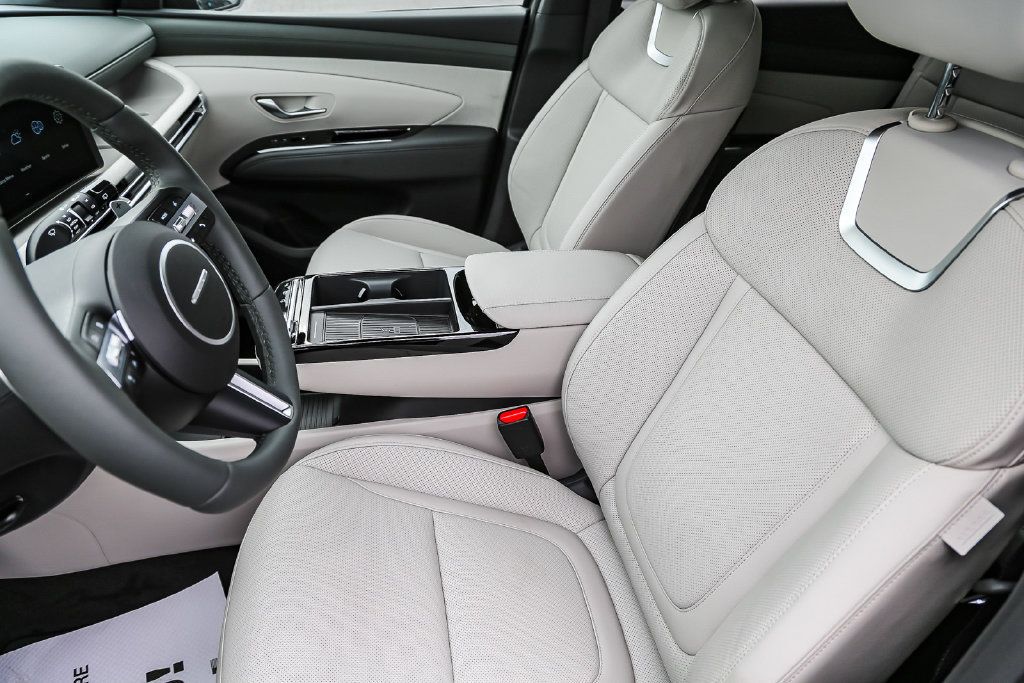 Used 2026 Hyundai Tucson Limited AWD/4WD image 17