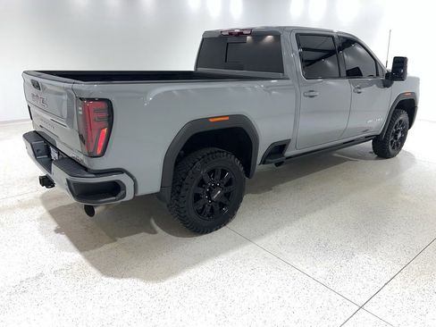 Used 2025 GMC Sierra 2500 AT4 w/ AT4 Premium Plus Package AWD/4WD image 4