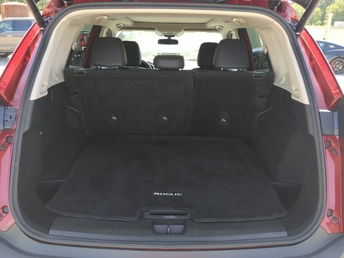Used 2021 Nissan Rogue SV w/ Premium Package FWD image 11