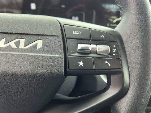 Used 2025 Kia K4 EX image 27