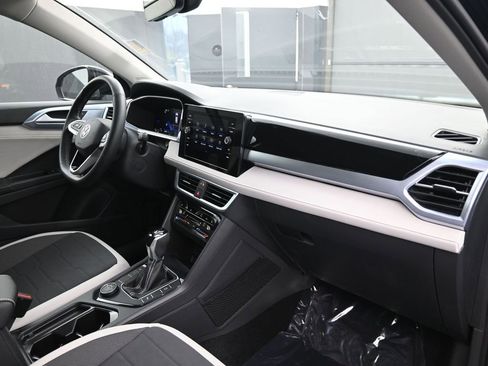 Used 2025 Volkswagen Taos SE image 50