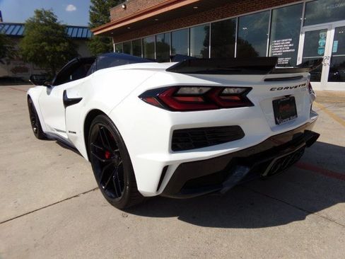 Used 2026 Chevrolet Corvette Z06 RWD image 9