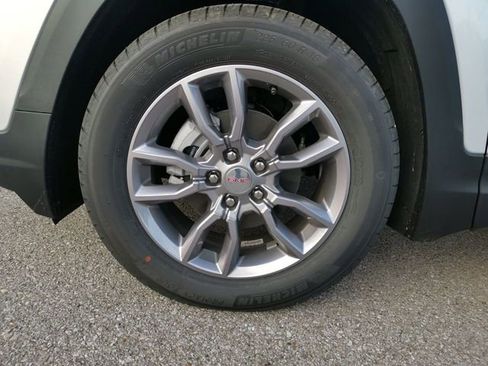 Used 2022 GMC Terrain SLT w/ Infotainment Package II FWD image 19