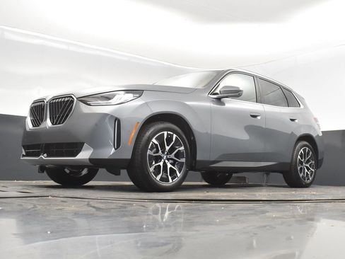 Certified 2025 BMW X3 xDrive30i w/ Premium Package image 38