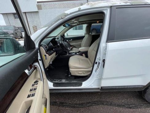 Used 2014 Kia Sorento EX w/ EX V6 Touring Package image 19