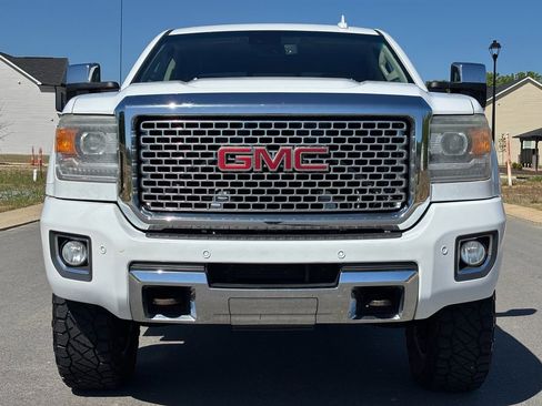 Used 2016 GMC Sierra 2500 Denali w/ Duramax Plus Package image 9