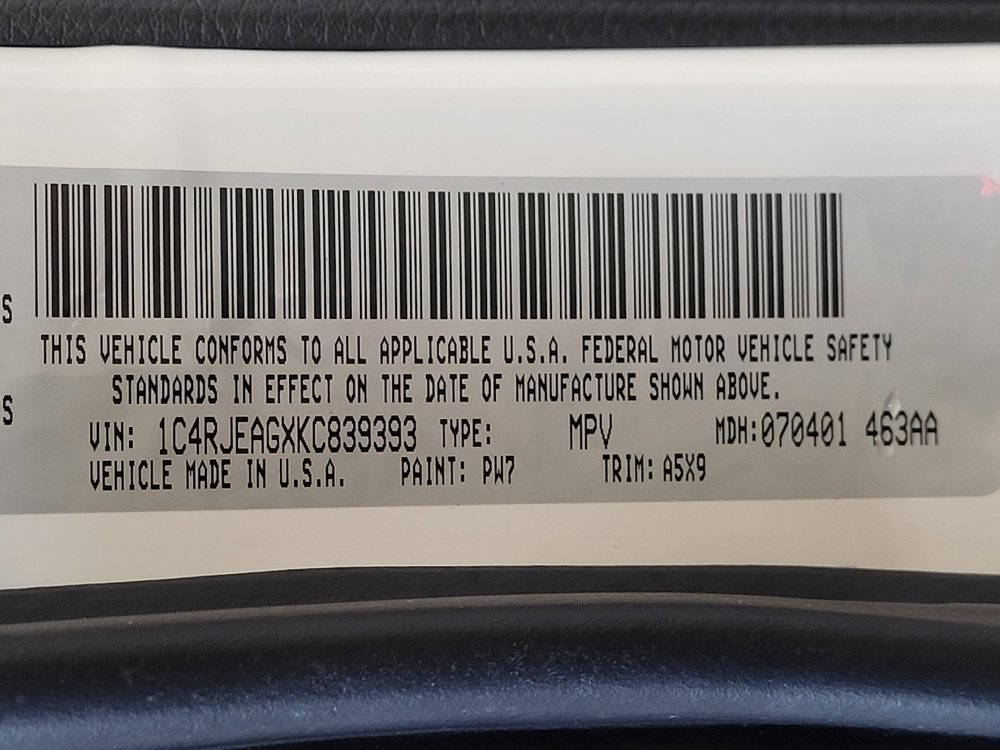 Used 2019 Jeep Grand Cherokee Laredo RWD image 33
