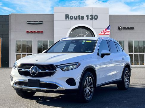 Used 2024 Mercedes-Benz GLC 300 4MATIC image 2