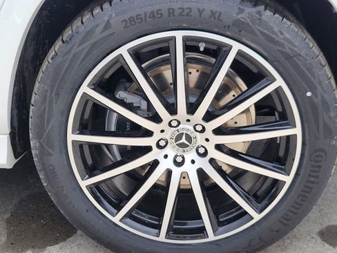 New 2025 Mercedes-Benz GLS 450 4MATIC image 9