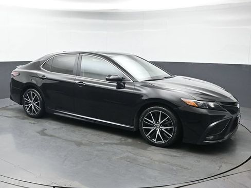 Certified 2023 Toyota Camry SE w/ Cold Weather Package AWD/4WD image 8