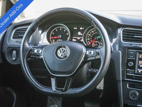 Used 2019 Volkswagen Golf S image 16