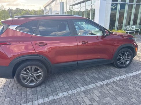 Used 2023 Kia Seltos S w/ Navigation Package image 8