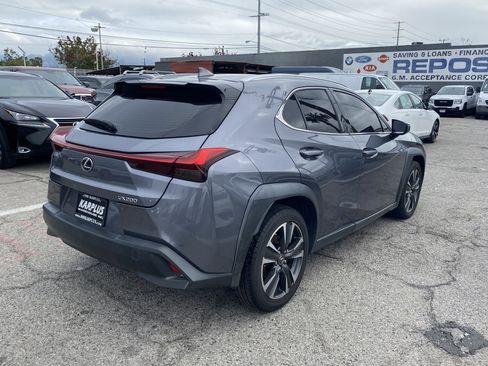 Used 2019 Lexus UX 200 w/ Premium Package FWD image 5