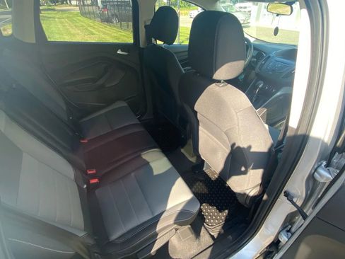 Used 2016 Ford Escape SE image 16