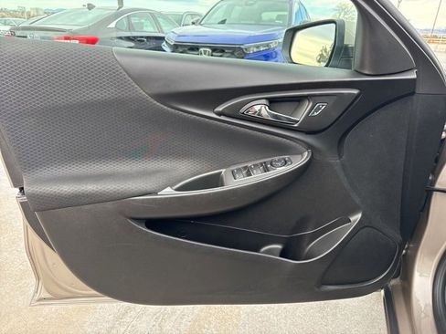 Used 2024 Chevrolet Malibu LT image 9