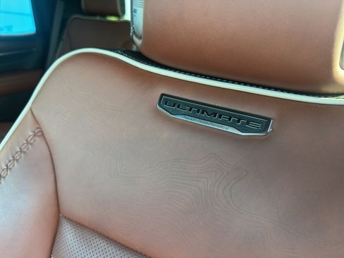 Used 2023 GMC Yukon Denali Ultimate image 19