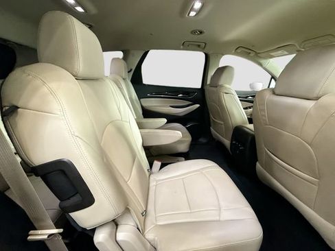 Used 2020 Buick Enclave Essence image 28