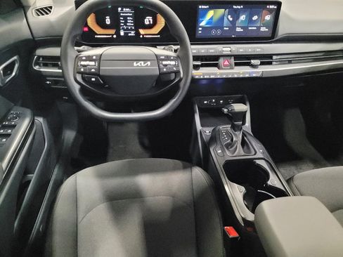 Used 2025 Kia K4 FWD image 22