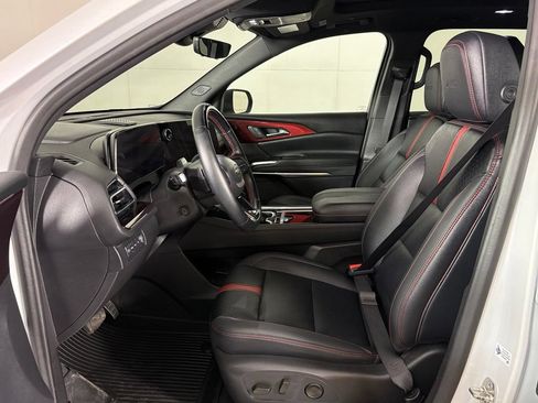 Used 2024 Chevrolet Traverse RS w/ LPO, Floor Liner Package AWD/4WD image 18