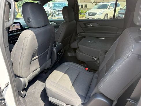 Used 2024 Chevrolet Traverse LT AWD/4WD image 19