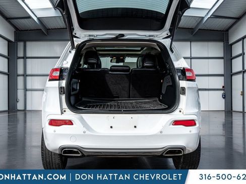 Used 2016 Jeep Cherokee Overland w/ Technology Group image 31