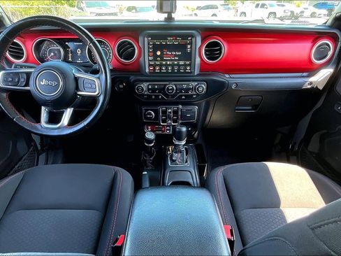 Used 2022 Jeep Gladiator Rubicon w/ Cold Weather Group AWD/4WD image 15