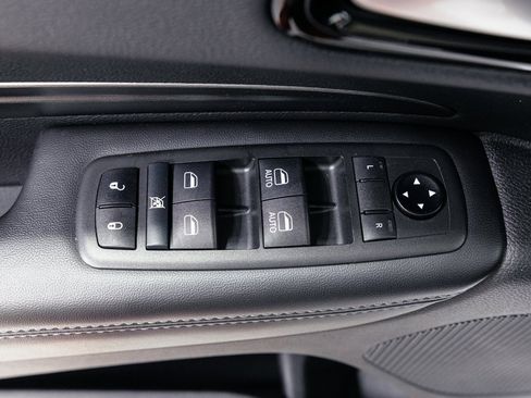 Used 2021 Dodge Durango SXT image 6