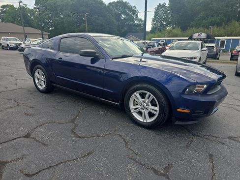 Used 2011 Ford Mustang Coupe w/ 101A Rapid Spec Order Code RWD image 3