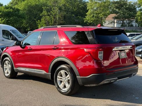 Used 2020 Ford Explorer XLT w/ Equipment Group 202A AWD/4WD image 10