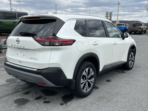 Used 2023 Nissan Rogue SV w/ SV Premium B Package AWD/4WD image 3