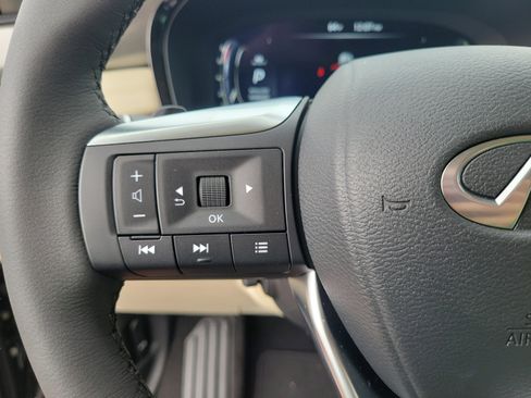 Certified 2025 INFINITI QX60 Luxe FWD image 8