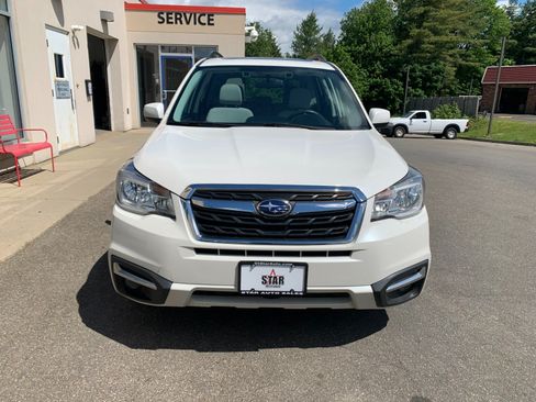Used 2018 Subaru Forester 2.5i Premium AWD/4WD image 2