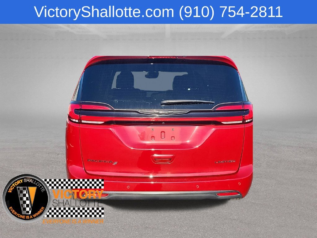 Used 2025 Chrysler Pacifica Limited FWD image 30