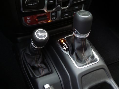 Used 2023 Jeep Wrangler Unlimited Rubicon 392 AWD/4WD image 15