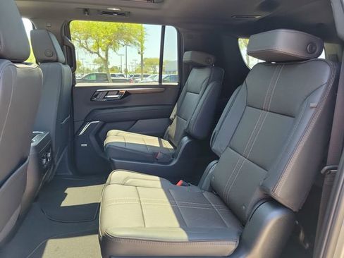 New 2026 Chevrolet Suburban High Country AWD/4WD image 13