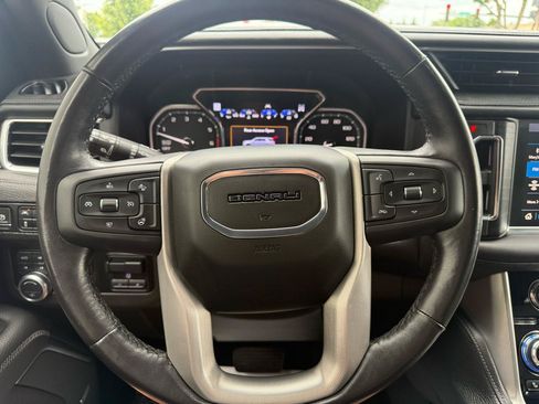 Used 2021 GMC Yukon XL Denali w/ Denali Premium Package AWD/4WD image 22