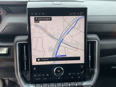 Used 2025 GMC Yukon Denali w/ Sun & Power Step Package image 25